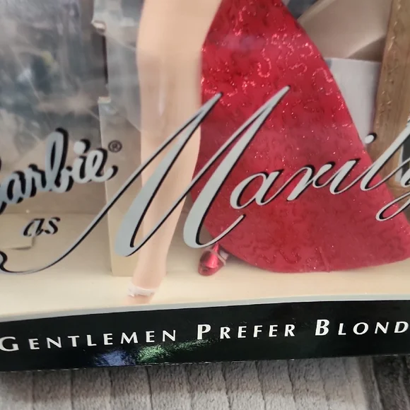 1997 Mattel Barbie as Marilyn Doll - Collector Edition - Picture 8 of 8